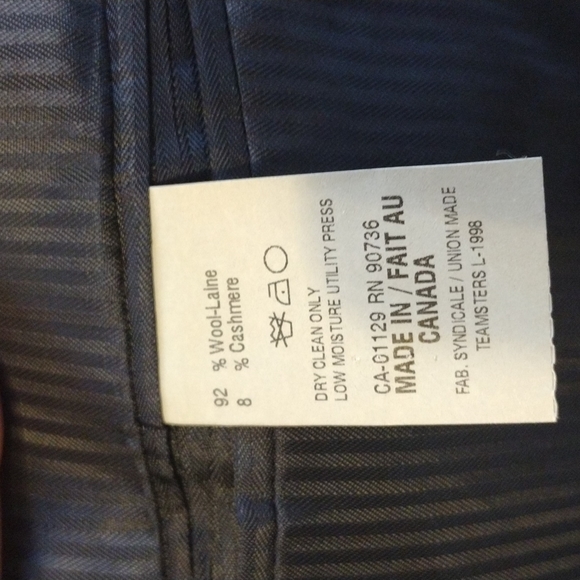 Pinstripe very good condition wool and cashmere Calvin Klein suit - Picture 2 of 5